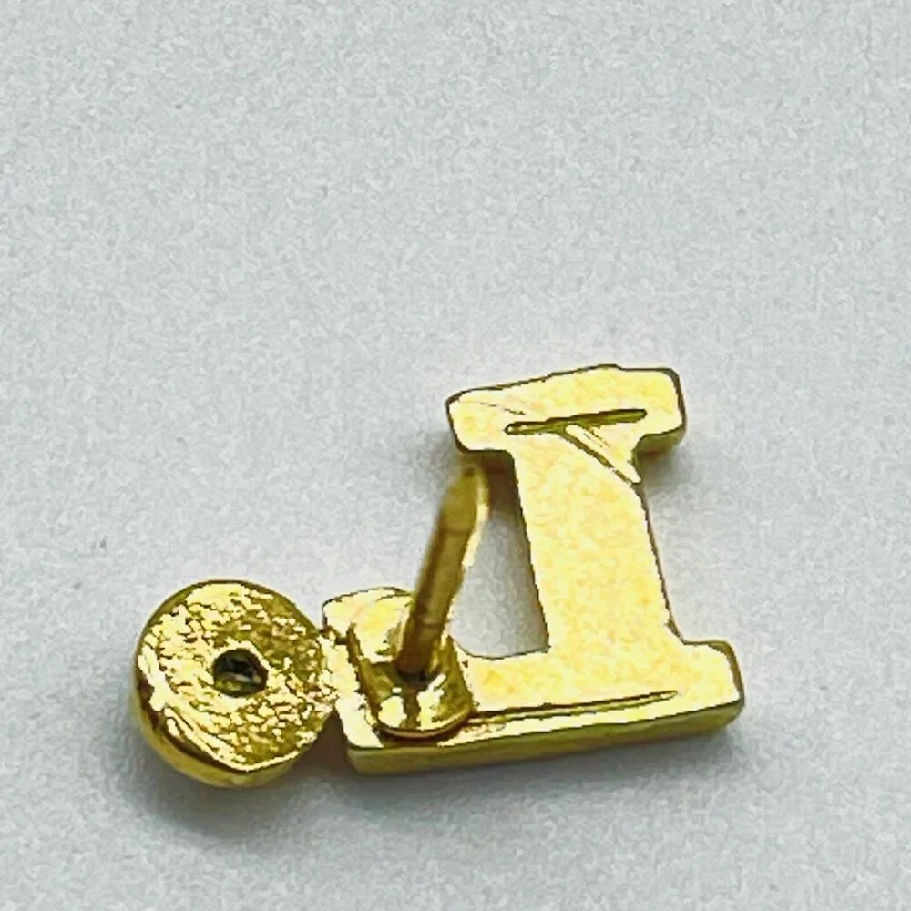 Unbranded business lapels